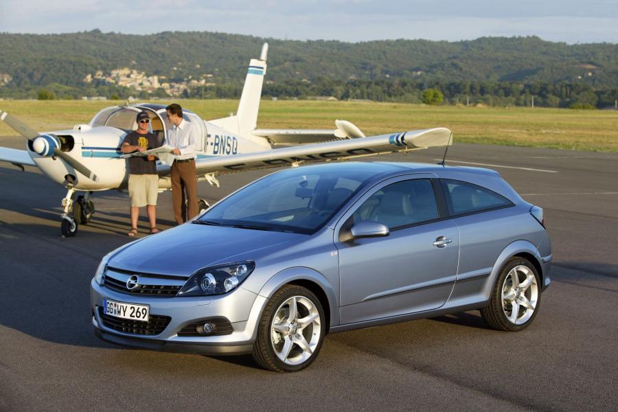  Opel Astra GTC 2005 года  (фото 124 из 212)